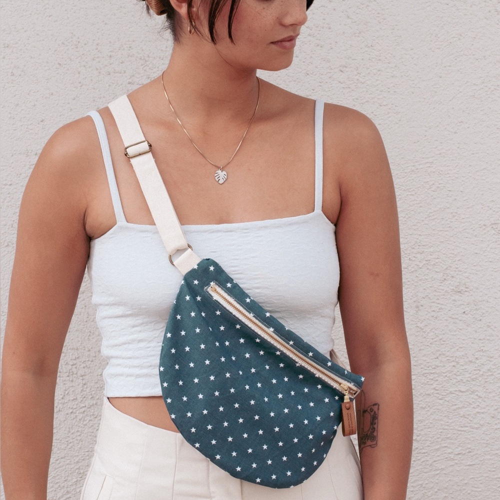 🇺🇸 “Americana Half Moon Crossbody” NWT